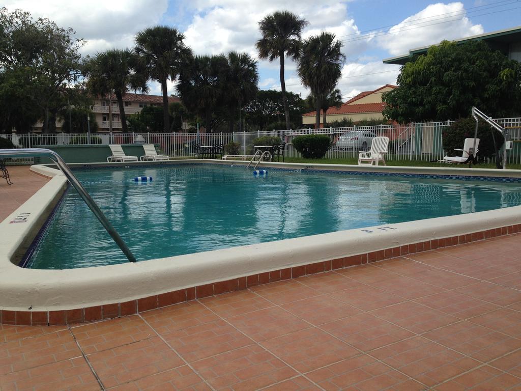 Boca Inn Boca Raton Extérieur photo