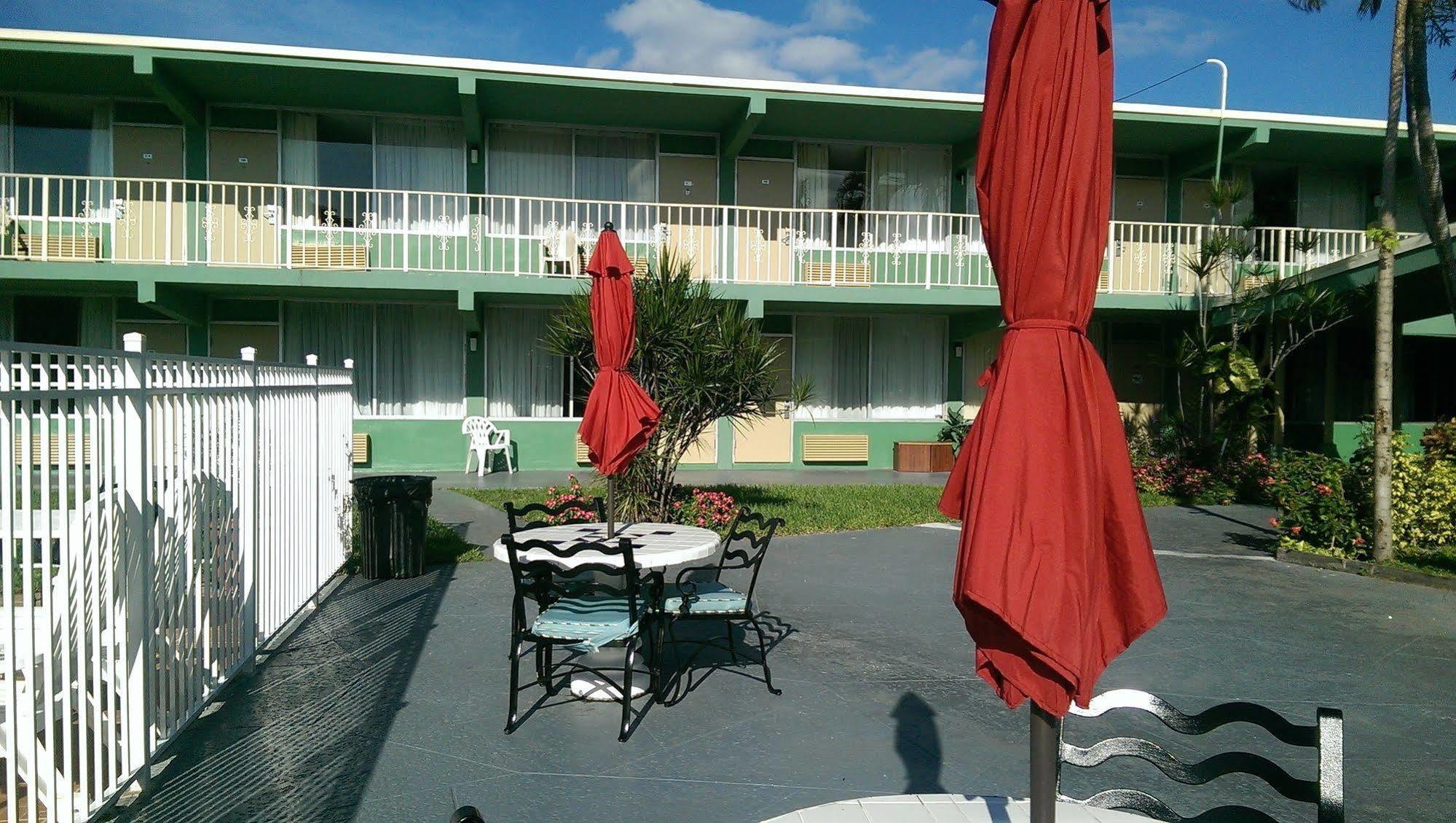 Boca Inn Boca Raton Extérieur photo